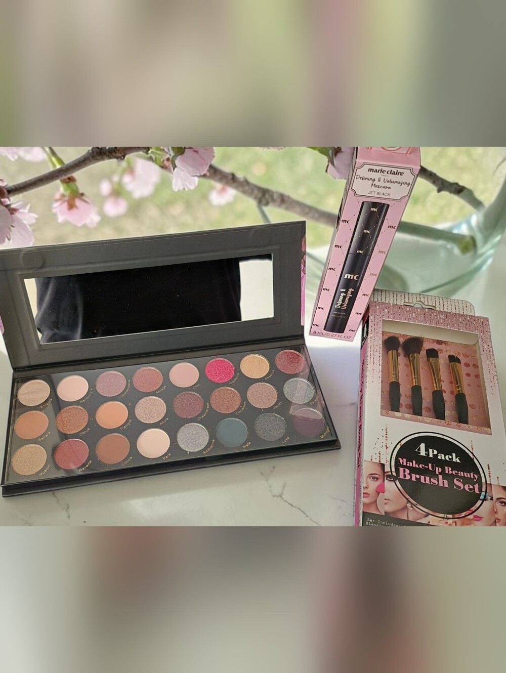 Beauty Evolved - Modern Classics Eyeshadow Palette. Set Of 4 Brushes. Mascara.